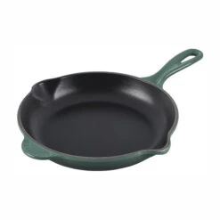 Le Creuset Traditional Skillet - 9" -GrillMate Sales Shop L2024 23795