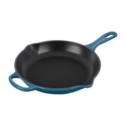 Le Creuset Signature Skillet - 10 1/4" -GrillMate Sales Shop LS2024 267D