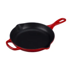 Le Creuset Signature Skillet - 9" -GrillMate Sales Shop RS2311 LS2024 2367 LPR