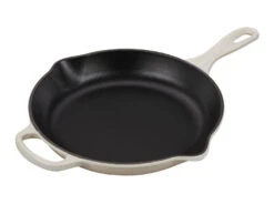 Le Creuset Signature Skillet - 10 1/4" -GrillMate Sales Shop rs9075 ls2024 26716 lpr lecreuset